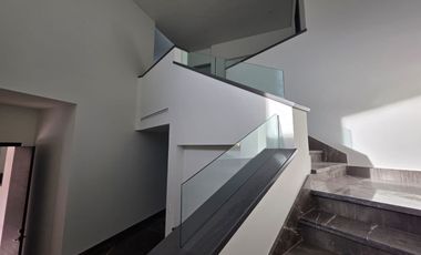 ESPECTACULAR CASA EN VENTA EN CARRETERA NACIONAL.