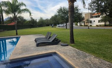 ESPECTACULAR CASA EN VENTA EN CARRETERA NACIONAL.