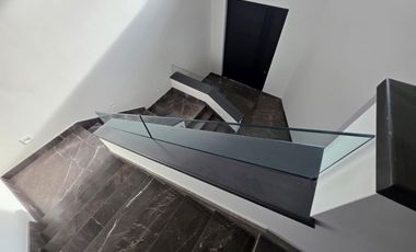 ESPECTACULAR CASA EN VENTA EN CARRETERA NACIONAL.