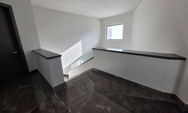 ESPECTACULAR CASA EN VENTA EN CARRETERA NACIONAL.