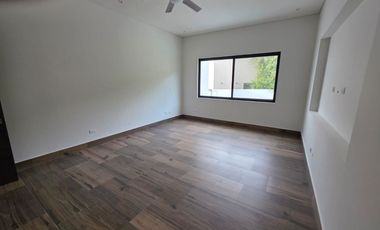 ESPECTACULAR CASA EN VENTA EN CARRETERA NACIONAL.