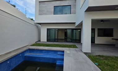 ESPECTACULAR CASA EN VENTA EN CARRETERA NACIONAL.