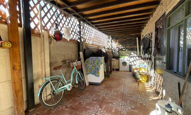 Gran casa esquina ubicada en San Francisco de Mostazal