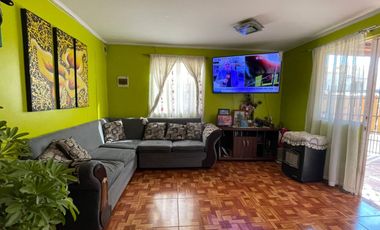 Gran casa esquina ubicada en San Francisco de Mostazal