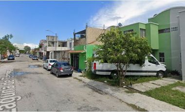 COHC (EMB) CASA EN VENTA DE CONTADO EN GALAXIA DEL CARMEN QROO