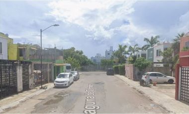 COHC (EMB) CASA EN VENTA DE CONTADO EN GALAXIA DEL CARMEN QROO