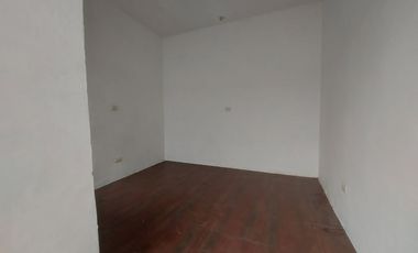 local comercial de arriendo alquiler renta en cuenca calle presidente córdoba a 4 cuadras del parque calderón