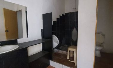 local comercial de arriendo alquiler renta en cuenca calle presidente córdoba a 4 cuadras del parque calderón