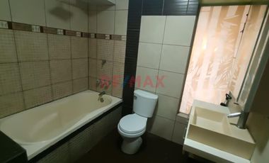 Vendo Casa 3 Pisos En Urb. El Bosque 147 M2 ( 1 Cochera ) - $ 155,000.00