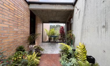 Casa Amoblada En Arriendo en Altos de Envigado, Antioquia