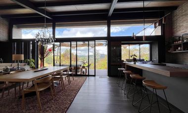 Casa Amoblada En Arriendo en Altos de Envigado, Antioquia