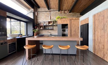 Casa Amoblada En Arriendo en Altos de Envigado, Antioquia