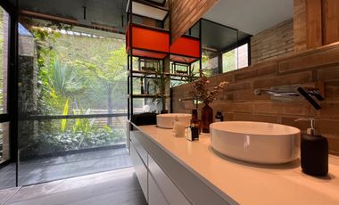 Casa Amoblada En Arriendo en Altos de Envigado, Antioquia