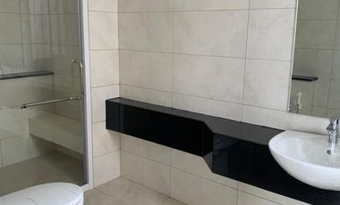 Dijual Rumah 3 Lantai di Harmony Golf PIK