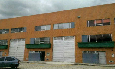 Bodega en OIKOS de Occidente – 792 m² con Renta Activa y Ascensor