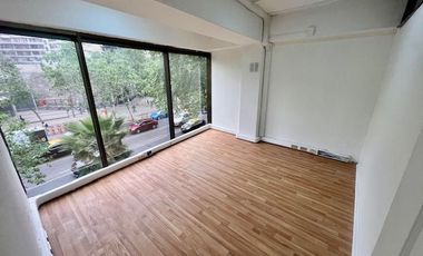 VENTA  Local Comercial/Oficina de 120 m2, Metro Los Leones