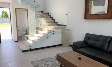 Casa con recámara en planta baja en fraccionamiento privado | Jesús del Monte