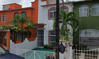 La tranquilidad de una gran decisión comienza aqui!! Venta de linda casa en recuperación bancaria, Villa de Texcoco, 77536 Cancún, Q.R.