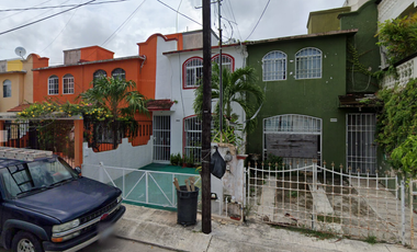 La tranquilidad de una gran decisión comienza aqui!! Venta de linda casa en recuperación bancaria, Villa de Texcoco, 77536 Cancún, Q.R.