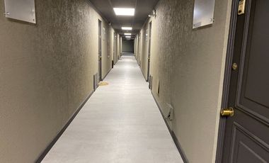 ARRIENDO OFICINA 28M2, DOS PRIVADOS ,ESTACIONAMIENTO, EN LAS CONDES METRO MANQUEHUE