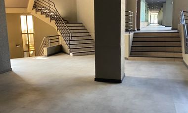 ARRIENDO OFICINA 28M2, DOS PRIVADOS ,ESTACIONAMIENTO, EN LAS CONDES METRO MANQUEHUE