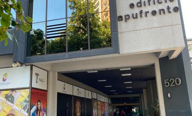 ARRIENDO OFICINA 28M2, DOS PRIVADOS ,ESTACIONAMIENTO, EN LAS CONDES METRO MANQUEHUE