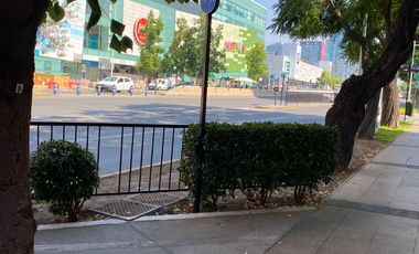 ARRIENDO OFICINA 28M2, DOS PRIVADOS ,ESTACIONAMIENTO, EN LAS CONDES METRO MANQUEHUE