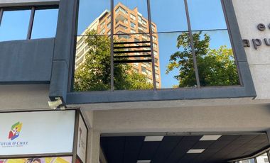 ARRIENDO OFICINA 28M2, DOS PRIVADOS ,ESTACIONAMIENTO, EN LAS CONDES METRO MANQUEHUE