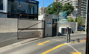 ARRIENDO OFICINA 28M2, DOS PRIVADOS ,ESTACIONAMIENTO, EN LAS CONDES METRO MANQUEHUE