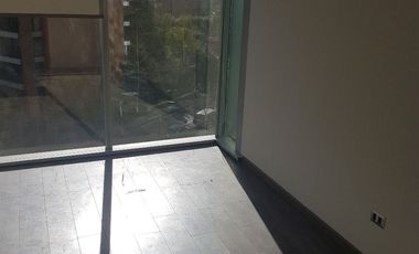 ARRIENDO OFICINA 28M2, DOS PRIVADOS ,ESTACIONAMIENTO, EN LAS CONDES METRO MANQUEHUE