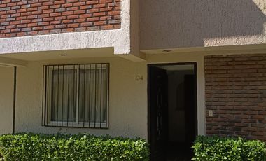 Casa en venta ubicada en Ex-Hacienda de Santa Mónica.