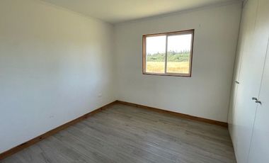 Vende casa con parcela, sector club de campo residencial, Puerto Varas.