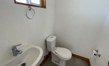 Vende casa con parcela, sector club de campo residencial, Puerto Varas.