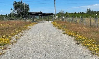 Vende casa con parcela, sector club de campo residencial, Puerto Varas.