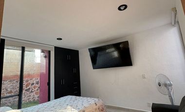 CASA EN VENTA EN  EXCLUSIVO RESIDENCIAL CON ALBERCA EN TLAYACAPAN, MOR.
