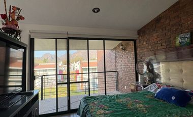 CASA EN VENTA EN  EXCLUSIVO RESIDENCIAL CON ALBERCA EN TLAYACAPAN, MOR.