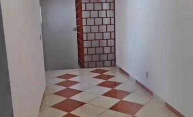 Adquiere esta casa con alto potencial, en Nezahualcóyotl