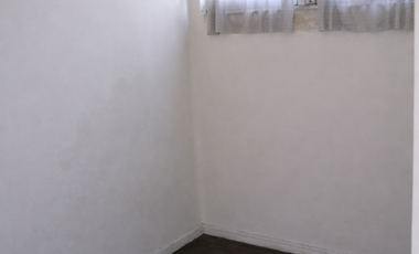 Se vende casa para uso habitacional o comercial en pleno centro de Santiago.-