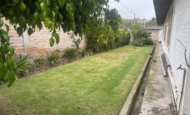 Casa con terreno de venta en Ibarra sector Chorlavi, 1783 m2