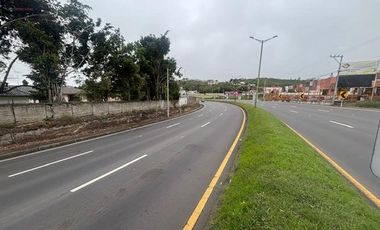 Casa con terreno de venta en Ibarra sector Chorlavi, 1783 m2