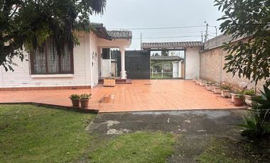 Casa con terreno de venta en Ibarra sector Chorlavi, 1783 m2
