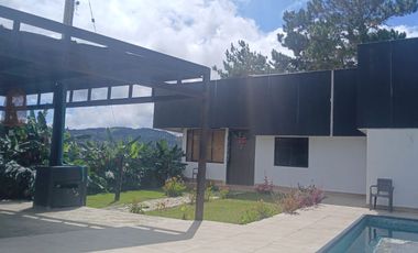 ¡GANGAZO! CASA CAMPESTRE EN VENTA EN EL LAGO CALIMA - ID 902
