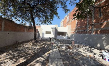 🔥 PREVENTA 🔥 📅 Lista para finales de febrero🏡 Hermosa casa en una planta, ideal para vivir cómodo y con excelente distribución.