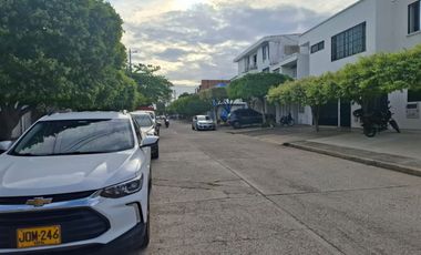 SE VENDE PREDIO CON DOS LOCALES COMERCIALES