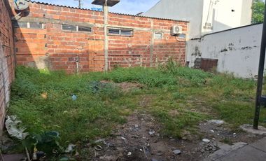 SE VENDE PREDIO CON DOS LOCALES COMERCIALES