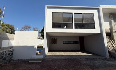 🏡 Casa nueva en fraccionamiento exclusivo (únicamente 5 casas)  📍 Ubicación: Col. Tres de Mayo ⏱️ A solo 5 min de Tec Milenio