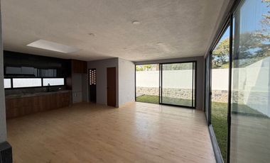 🏡 Casa nueva en fraccionamiento exclusivo (únicamente 5 casas)  📍 Ubicación: Col. Tres de Mayo ⏱️ A solo 5 min de Tec Milenio