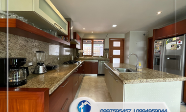 Venta de Casa Sector Jardines del Rio, Cerca Muñecas de Piedra, Cuenca