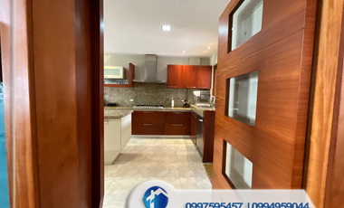 Venta de Casa Sector Jardines del Rio, Cerca Muñecas de Piedra, Cuenca