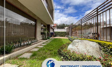 Venta de Casa Sector Jardines del Rio, Cerca Muñecas de Piedra, Cuenca